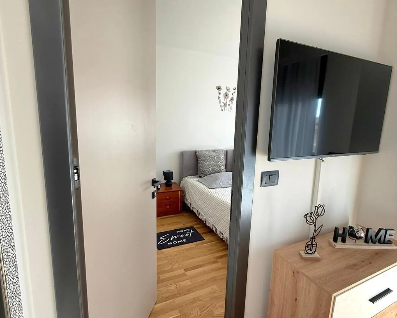 Lana Apartment With Private Parking Pula